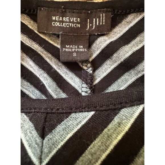 J. Jill Wearever Collection Women's Black Gray Chevron Tunic Top NWOT Size S - Picture 2 of 4